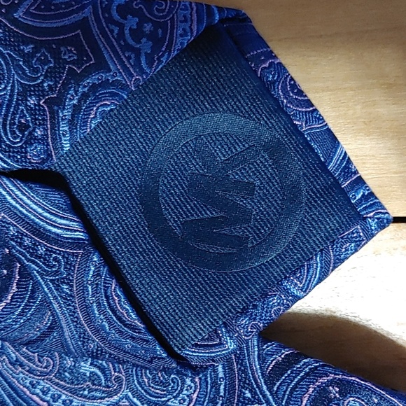 MICHAEL Michael Kors Other - Michael Kors 100% SilkvBeautiful Paisley Tie